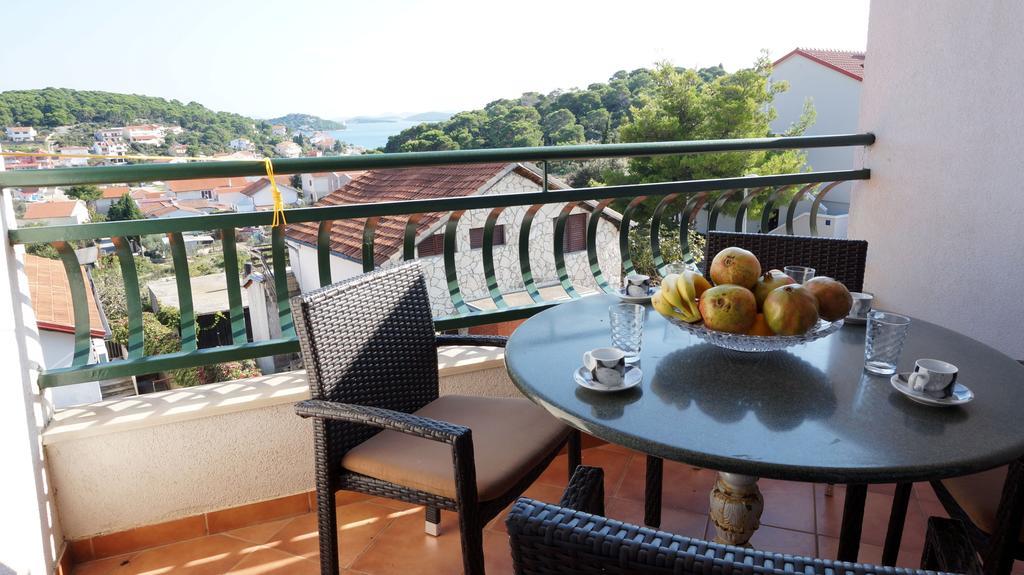 Villa Dvorine Tisno Habitación foto