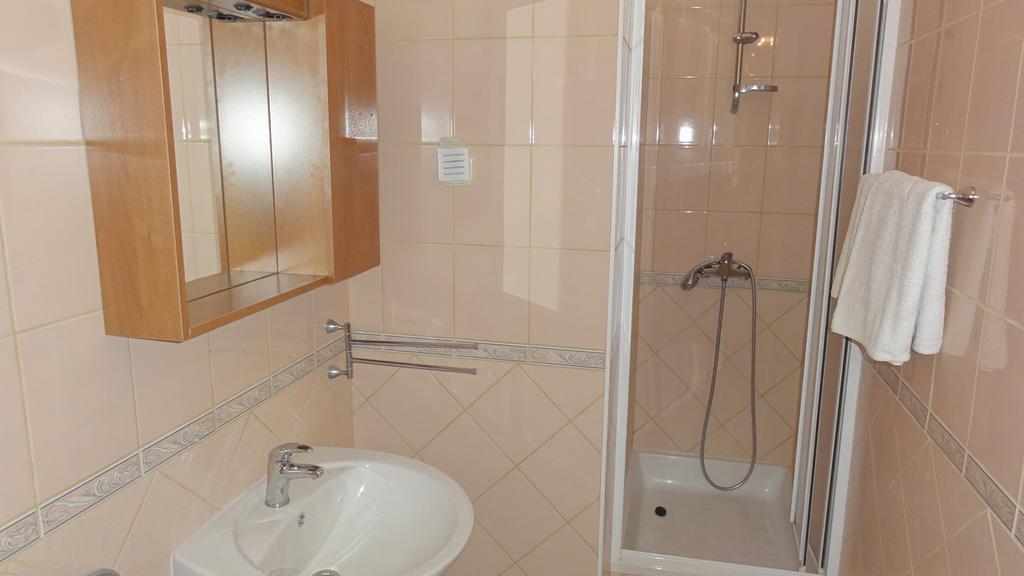 Villa Dvorine Tisno Habitación foto